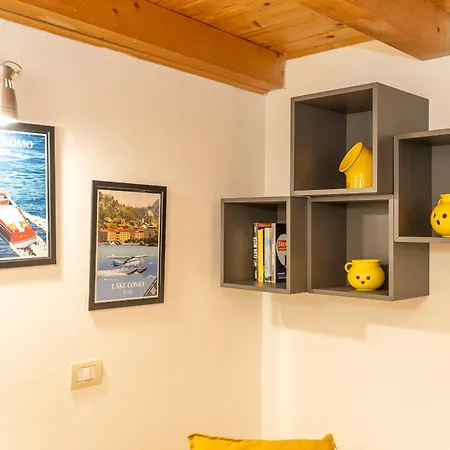 Luminoso Nel Centro Storico Di 코모