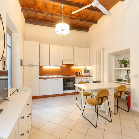 아파트 Luminoso Nel Centro Storico Di