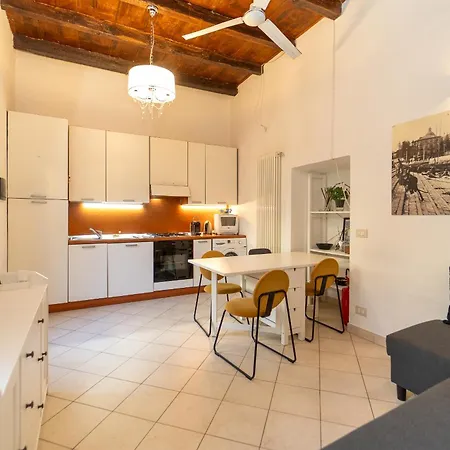 Apartamento Luminoso Nel Centro Storico Di *